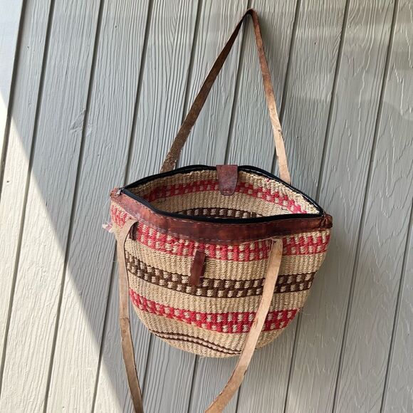 VTG Handwoven Sisal Tote Bag Leather Handles Boho Market Beach Purse - Picture 9 of 10